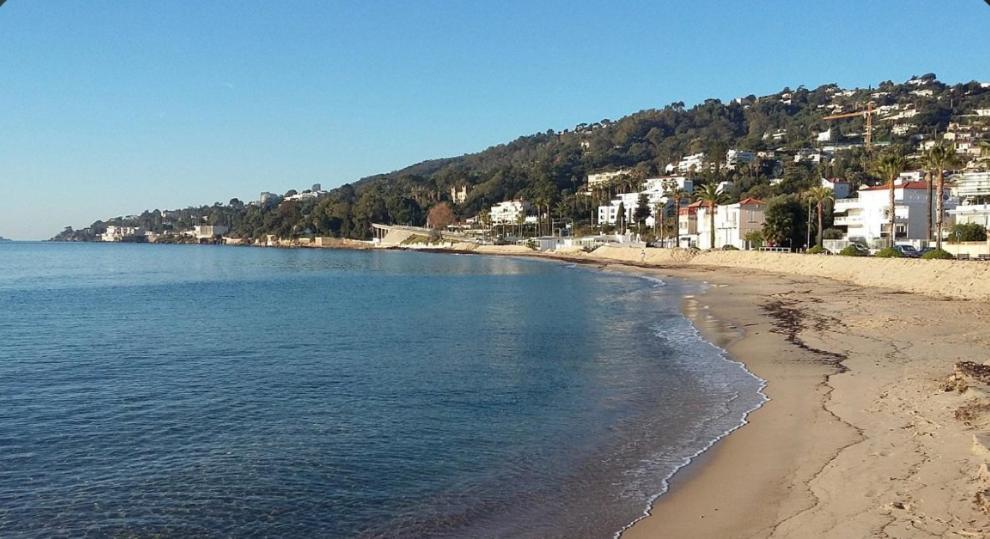 Spacieux Studio A Golfe Juan 2 Minutes Des Plages วาลูริส ภายนอก รูปภาพ