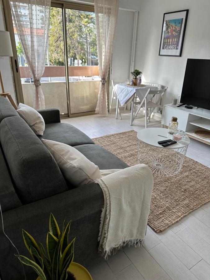 Spacieux Studio A Golfe Juan 2 Minutes Des Plages วาลูริส ภายนอก รูปภาพ