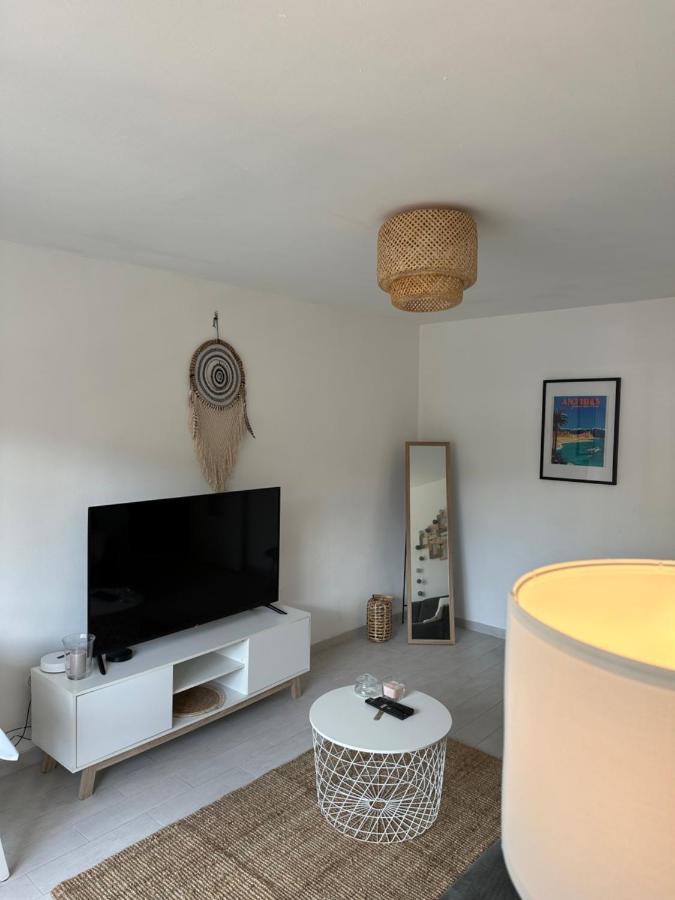 Spacieux Studio A Golfe Juan 2 Minutes Des Plages วาลูริส ภายนอก รูปภาพ